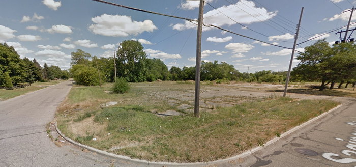 Wallis Drive-In - Wallis Supper Club - 5432 N Saginaw - 2011 Street View